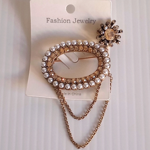 Pearl & Rhinestoned Chain Brooch - Picture 2 of 11